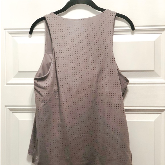 NWOT Fabletics Phoebe Performance Tank sz S! - Picture 6 of 6